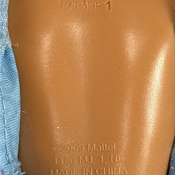 Mattel 2009 Chic Dolls Set Of 4 Barbie Blonde Brunette Mermaid Princess - Picture 5 of 6